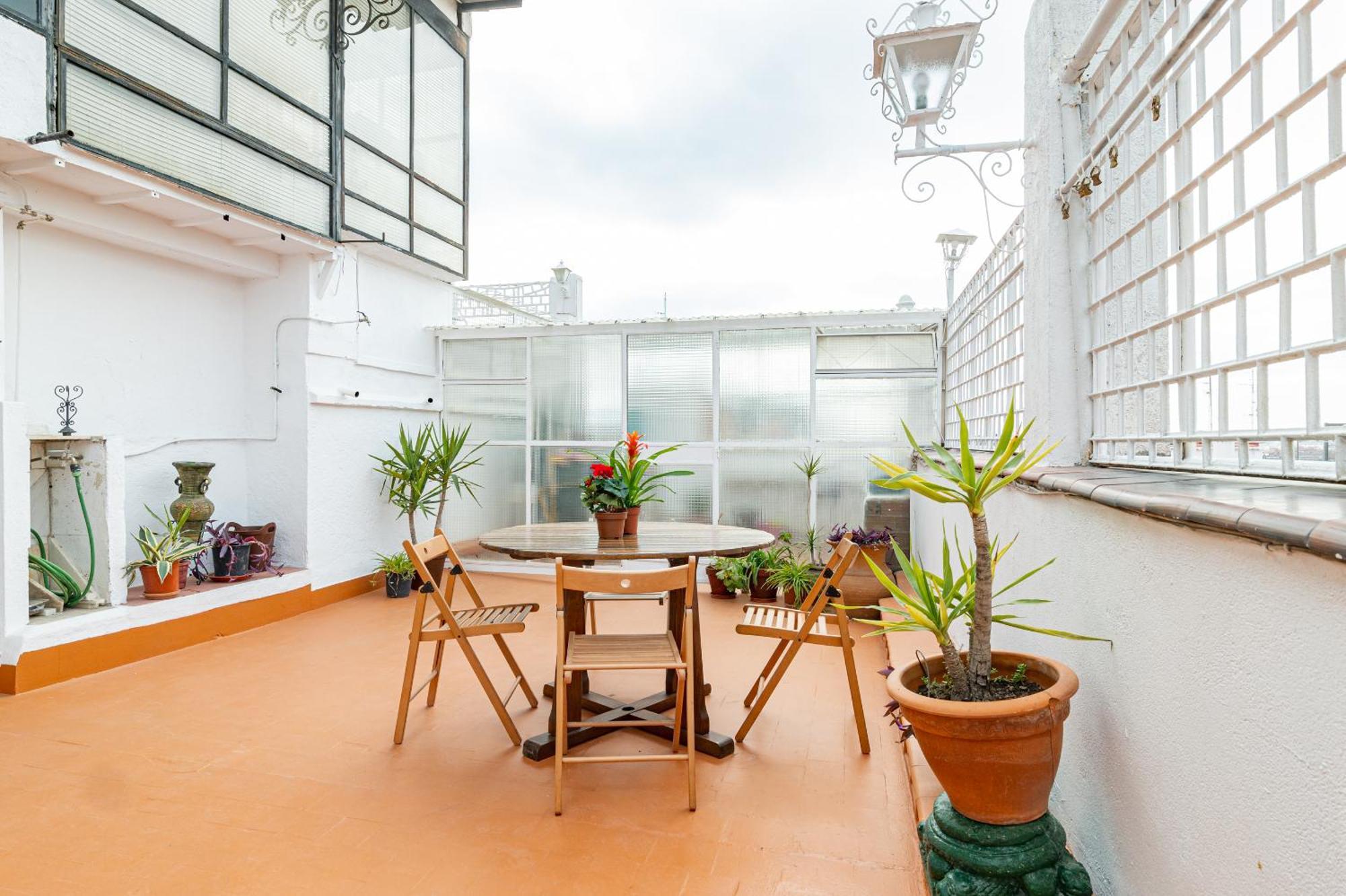 Tejado De Antigua Fabrica Industrial En Acacias Apartamento Madrid